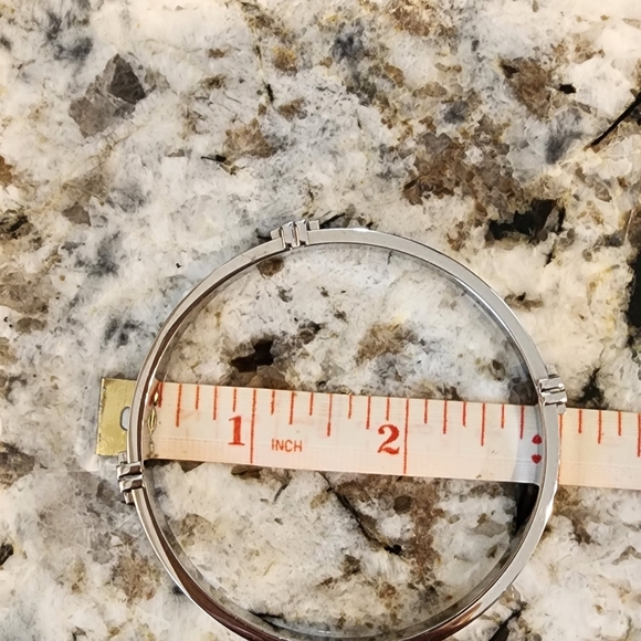 TORY BURCH MILLER STUD HINGE BRACELET, SILVER 5MM - Picture 3 of 3